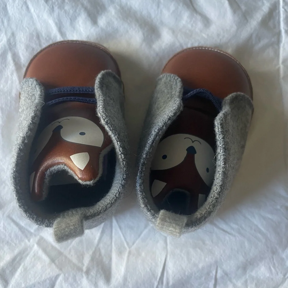 EUC - Carter’s Baby Shoes - Brown & Gray w/Fox Design - 3-6 Mos